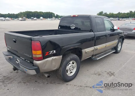 2002 Chevrolet Silverado 1500 Ls из США, поврежденный, VIN 2GCEK19T221282748